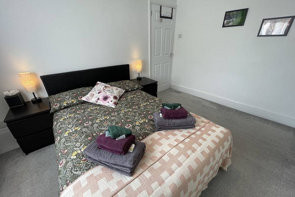 1 Double Bedroom in Sudbury Hill - 10 mins from Wembley Stadium in Brent, London