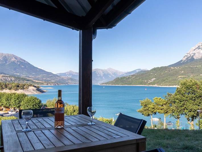 Location de vacances pour 4 personnes, avec vue sur le lac dans Lac de Serre-Ponçon - 2