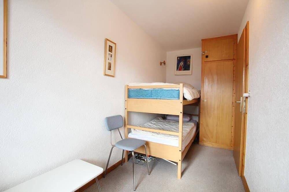 Ganze Wohnung, Außenbereich: Wohnung im 2. Obergeschoss mit Südbalkon. Für 2 Personen.Innenbereich: Ca. 40 m², Wohn in Saint Luc, Anniviers