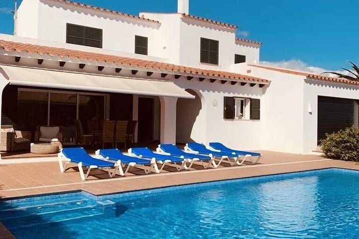 Vacation rental for 8 people, with Balcony and Terrace as well as Yard in Menorca