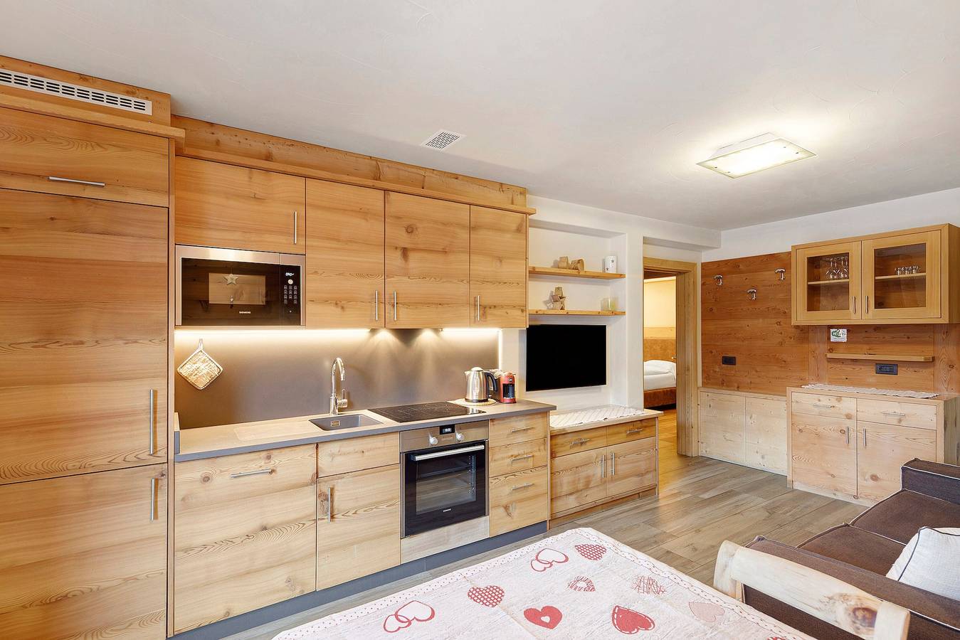 Entire apartment, Apartment 'Gembro' with Mountain View, Shared Garden and Wi-Fi in Livigno (Town), Livigno