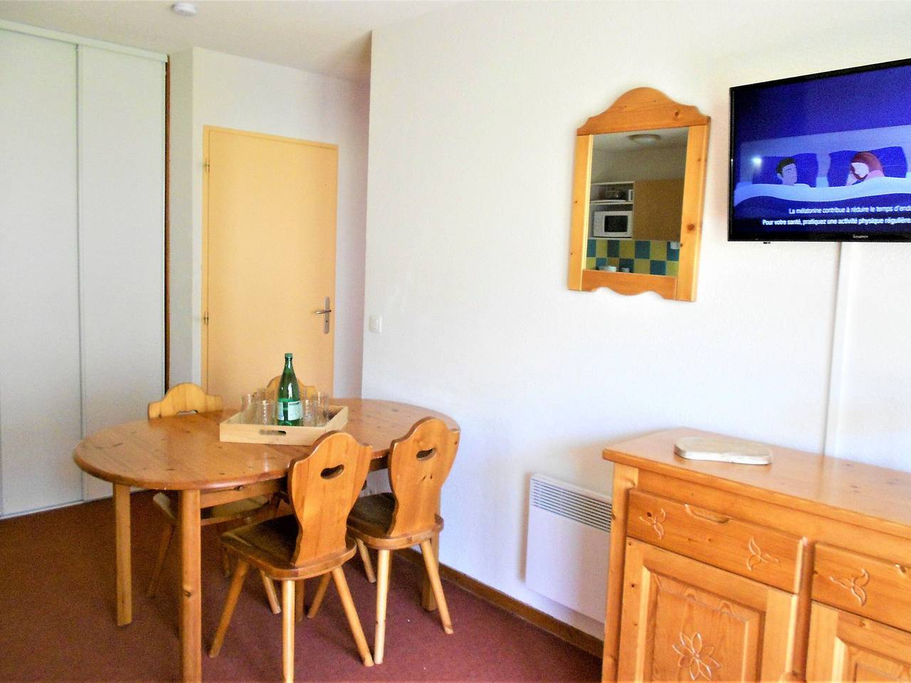 Geheel appartement, Ski-in/Ski-out Apt with Balcony, Pool Access & Parking in Le Corbier, Villarembert