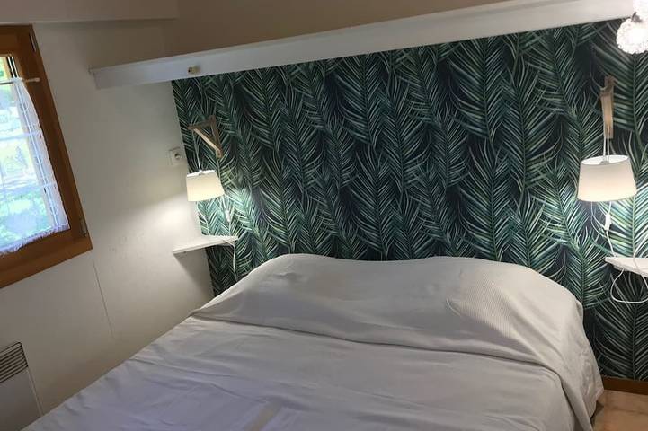 Gîte pour 2 personnes, avec Terrasse et Piscine à La Balme-de-Sillingy - 2