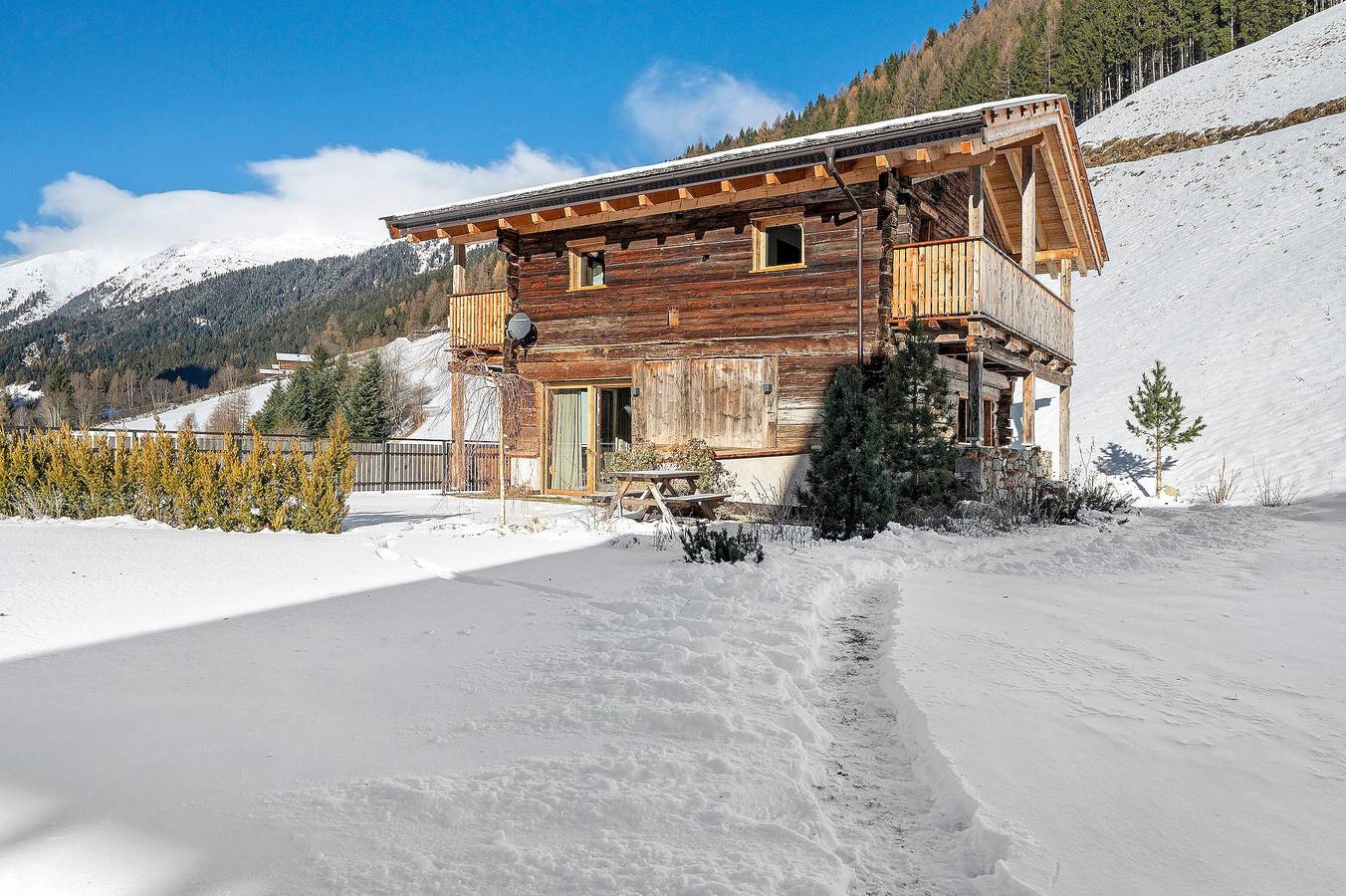 Chalet 'Zu Wosser' mit Bergblick, privater Terrasse und Garten in St. Leonhard in Passeier, Sarntaler Alpen