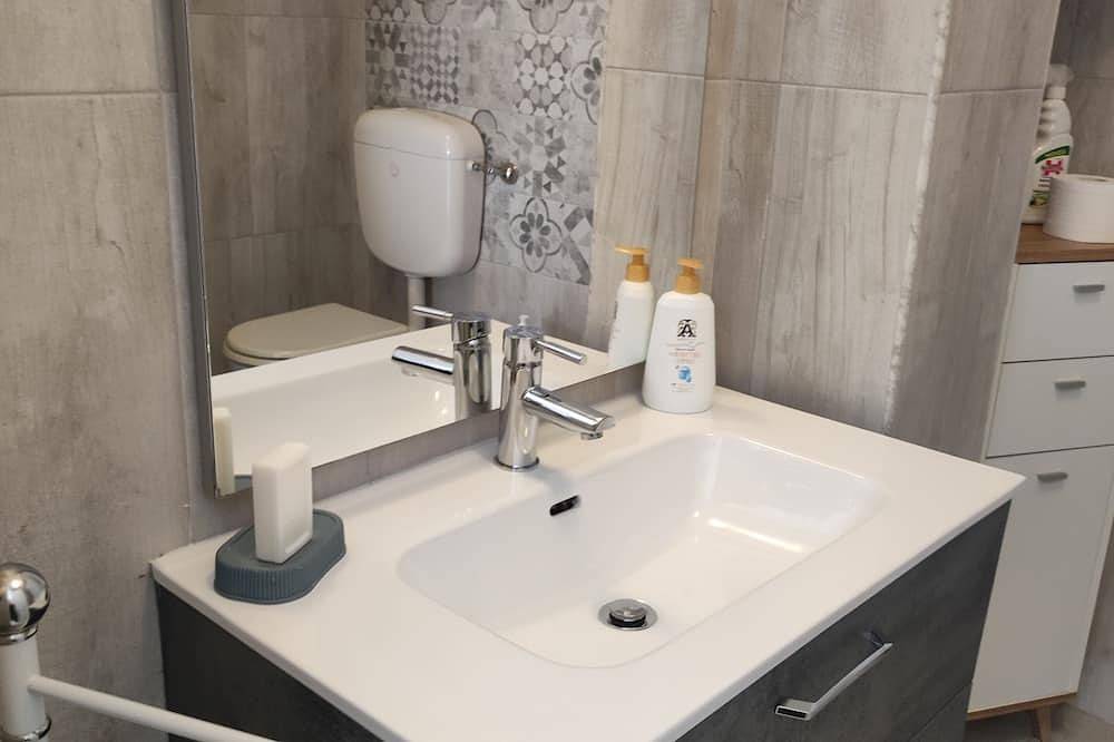 Ganze Wohnung, Apartment near the sea in Ostia, Rom