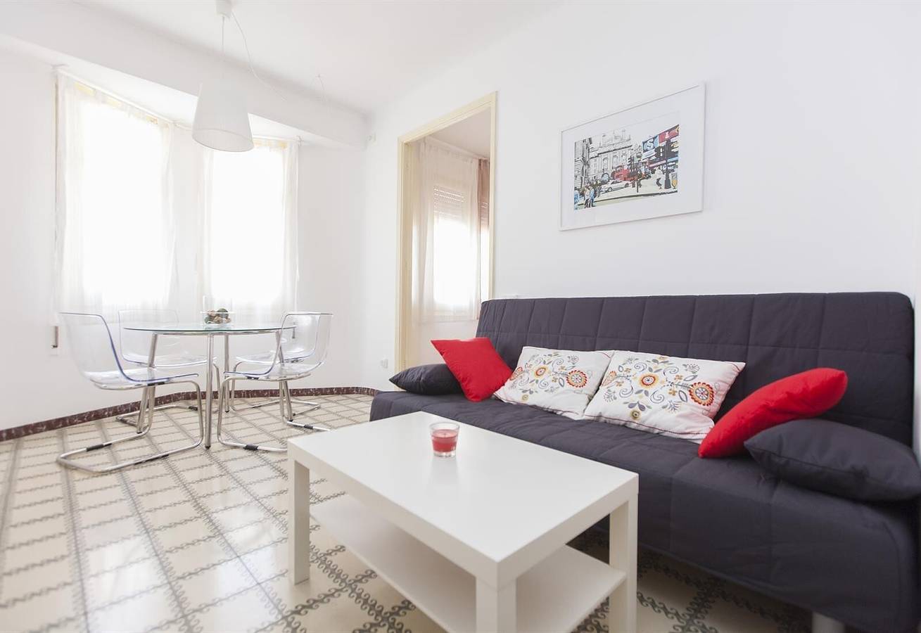 Appartement entier, Appartement '3 Bedroom Next To Plaza' avec Wi-Fi et climatisation in Barcelona Centre, Barcelone