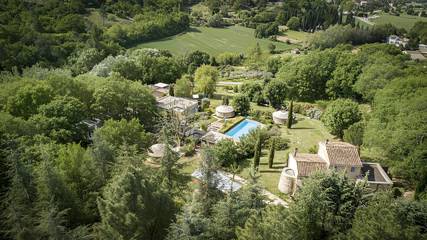 Chambre d’hôte pour 4 personnes, avec jardin et piscine à Barjac