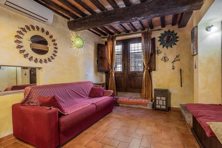 Entire apartment, 'Casa Vacanze Santa Clara' Apartment with Shared Terrace, Wi-Fi, and Air Conditioning in Orbetello, Grosseto Province