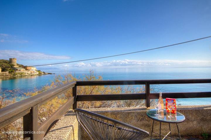 Gîte pour 4 personnes, avec Terrasse dans Plage De La Marine De Meria