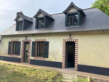 Gîte pour 11 personnes, avec terrasse et jardin, animaux acceptés à Saint-Mars-d'Outillé