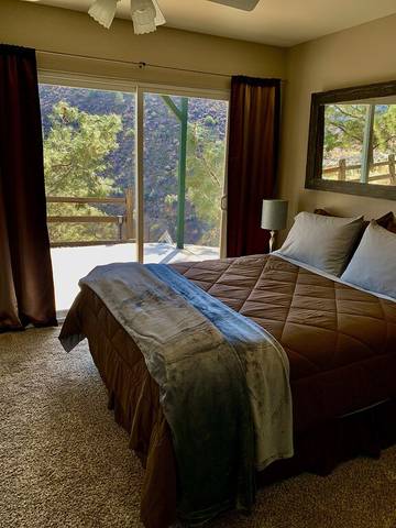Vacation House for 6 Guests in Sequoia National Park, Kern County, Picture 3