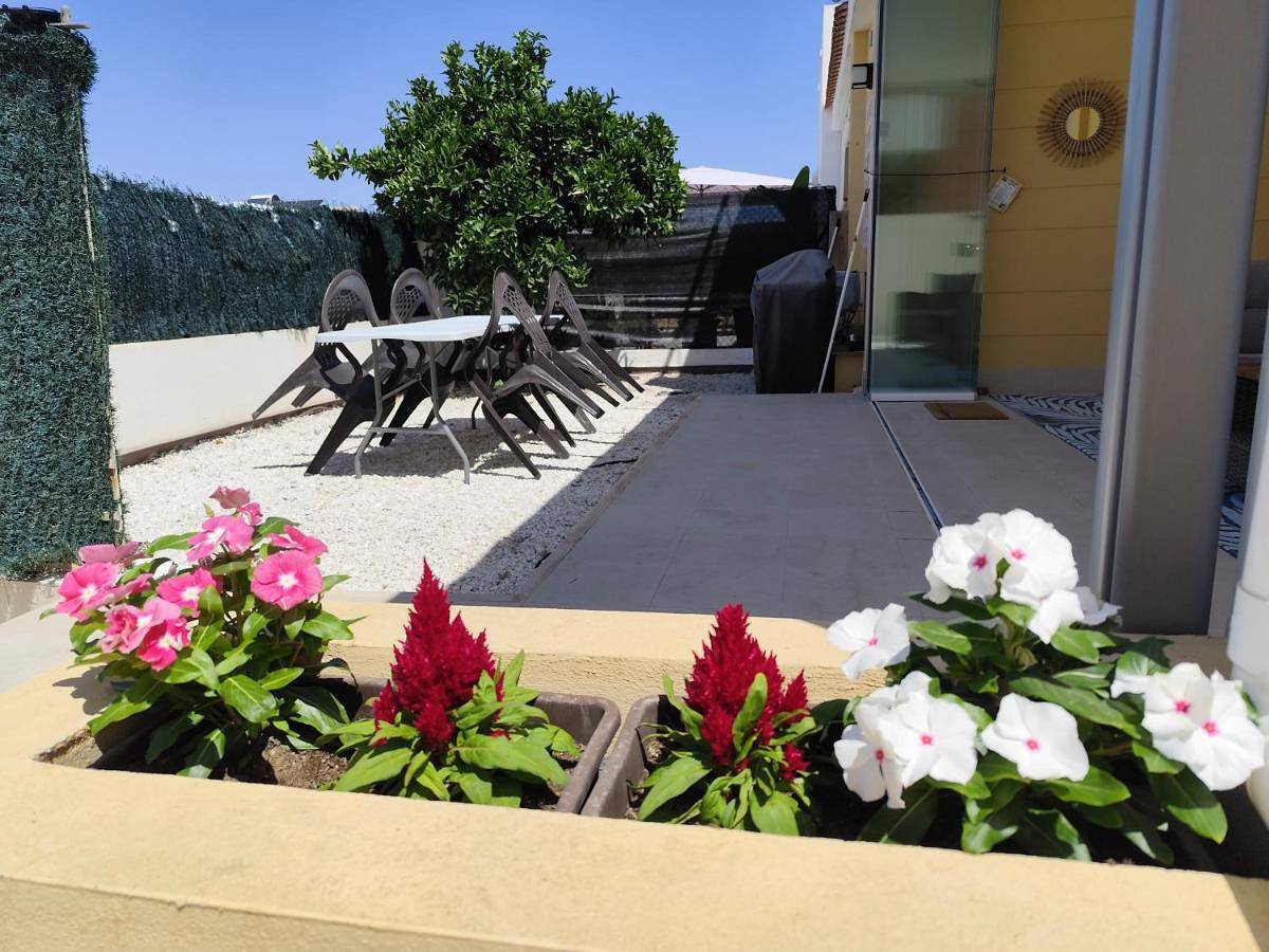 Chalet adosado acogedor Busot in Busot, Costa Blanca