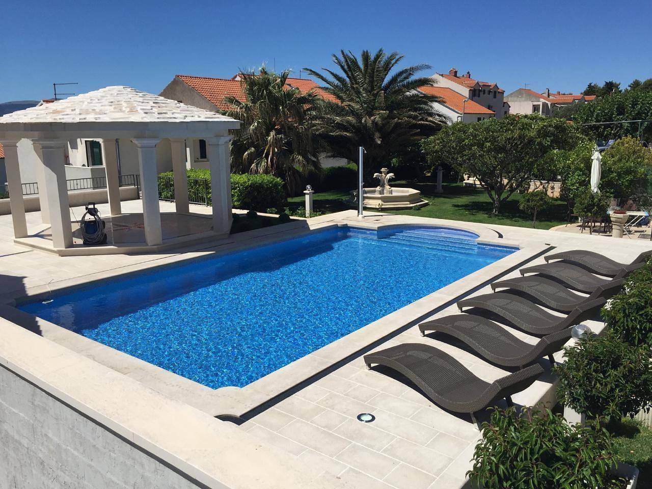 Ganze Ferienwohnung, Wohnung in Bol mit Schönem Garten in Bol, Brac