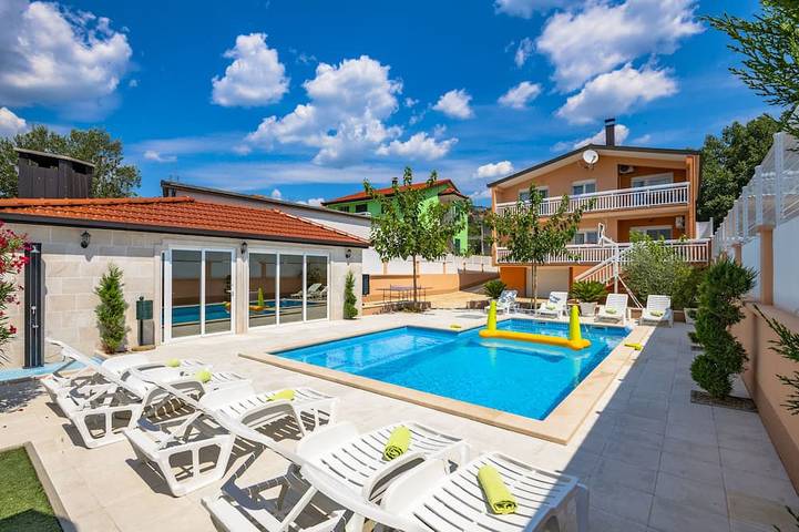 Villa für 14 Personen, mit Garten und Balkon - 1