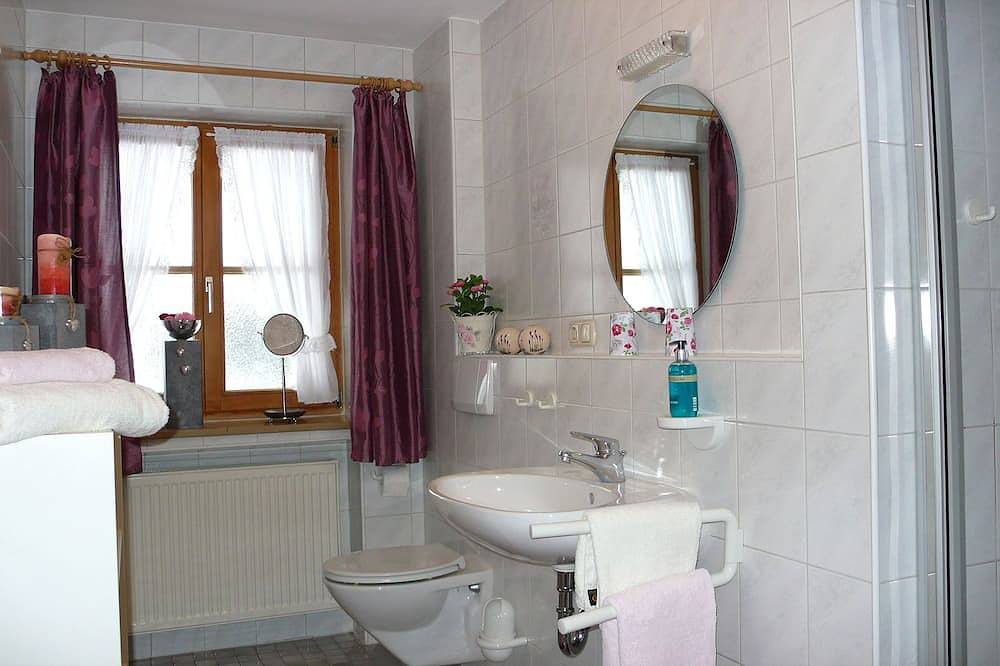Liebevoll eingerichtete 3-Sterne-Wohnung in Wallgau. in Wallgau, Walchensee