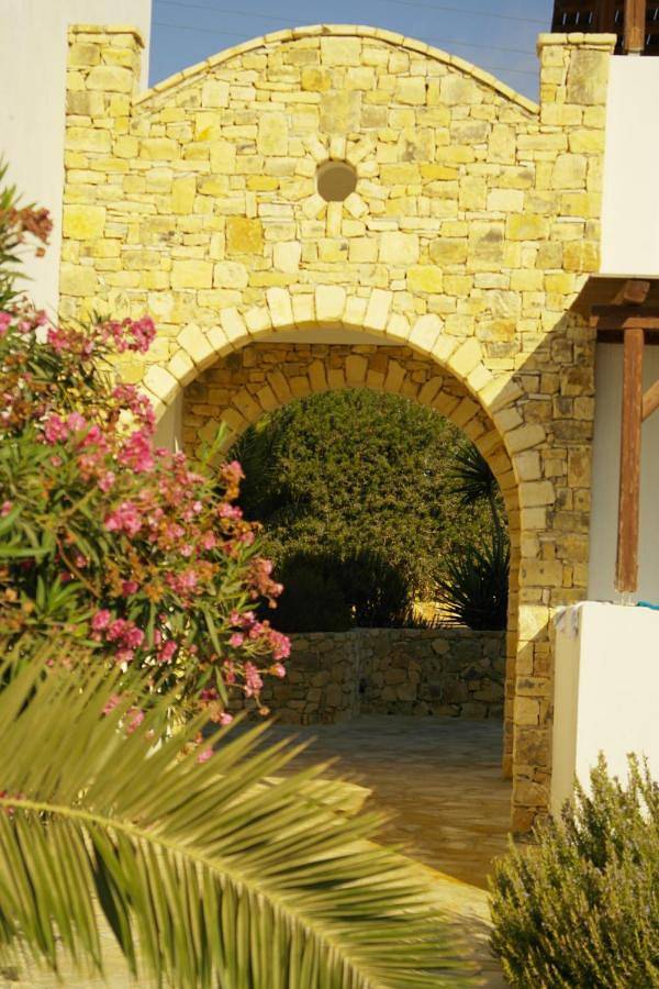 Hôtel pour 3 personnes, avec jardin ainsi que piscine et vue, animaux acceptés dans Koufonisia - 3