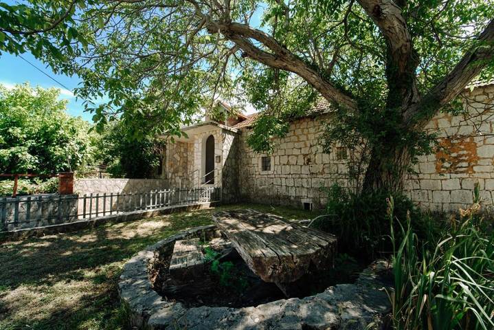Location de vacances pour 6 personnes, avec Balcon et Terrasse ainsi que Jardin et Vue dans Međugorje