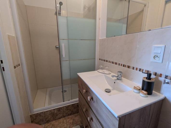 Location de vacances pour 2 personnes, avec Terrasse et Jardin ainsi que Piscine et Vue à Prayssac - 4