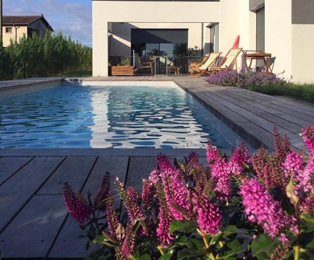 Gîte pour 2 personnes, avec Terrasse et Jardin ainsi que Piscine et Vue à Castelmaurou