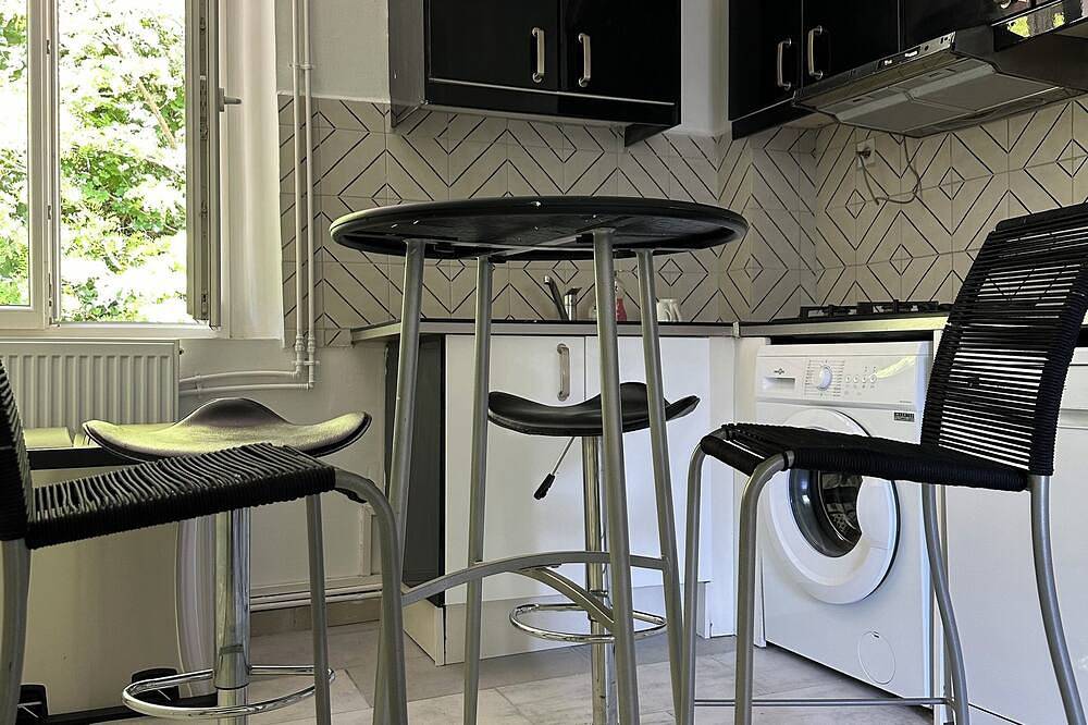 Apartamento entero, Soothing 3-bedroom apartment with Wifi in charming Voiron in Voiron, Isère