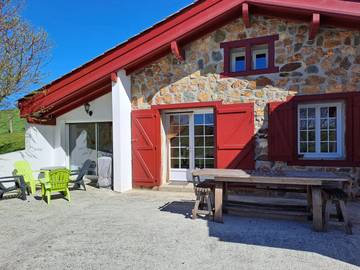 Gîte pour 4 personnes, avec jardin et terrasse à Macaye
