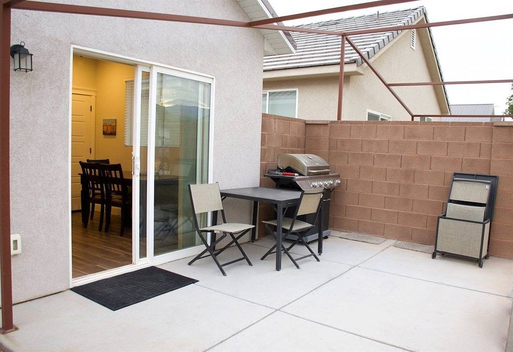 Brandneu mit zwei Master-Suiten! Jetzt verfügbar! in La Verkin, Zion Nationalpark