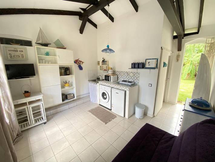 Gîte pour 2 personnes, avec terrasse ainsi que jacuzzi et piscine à Case-Pilote - 4