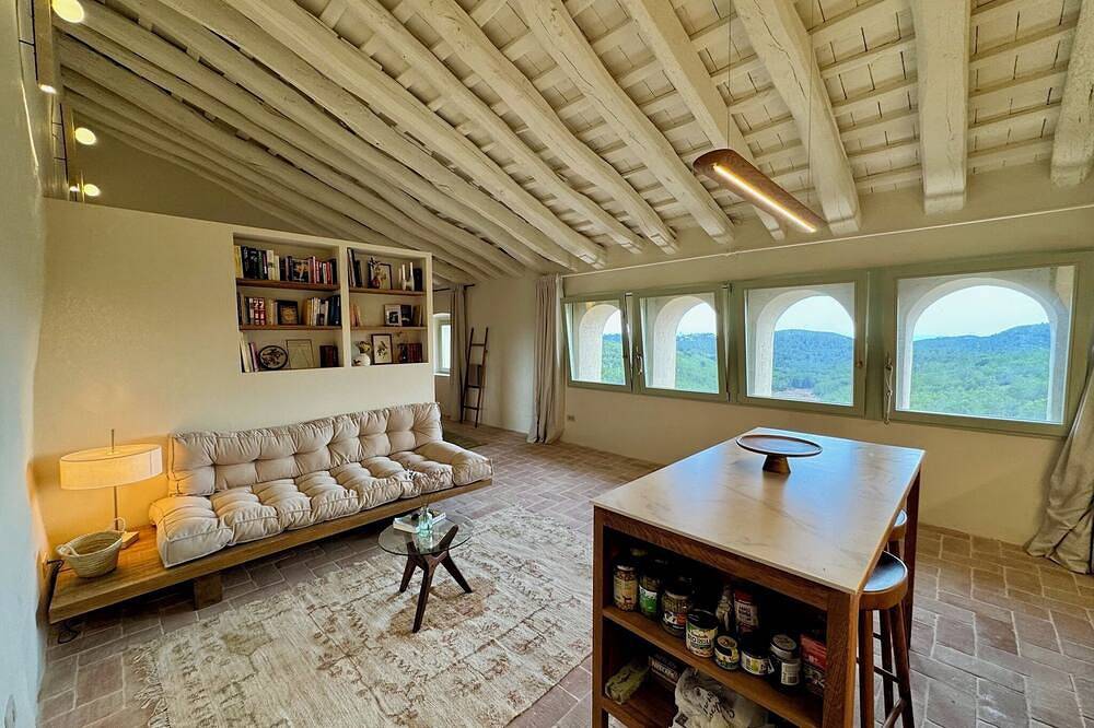 Haven of peace in the Garraf: 18th-century masia, sea view & exceptional light in Olivella, Garraf