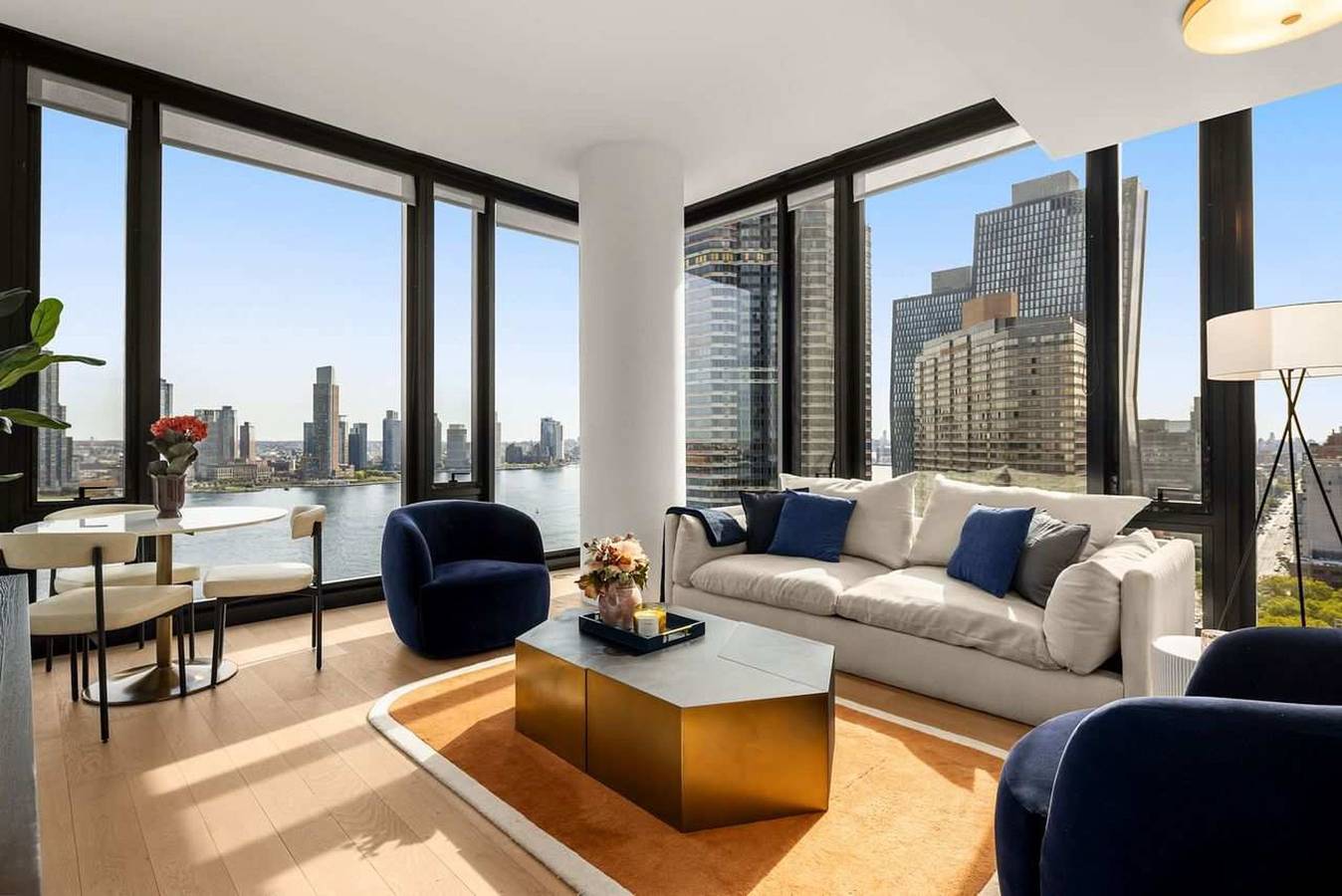 Appartamento intero, Embassy I 21st floor 2Br w Doorman Gym Pool in Manhattan, New York