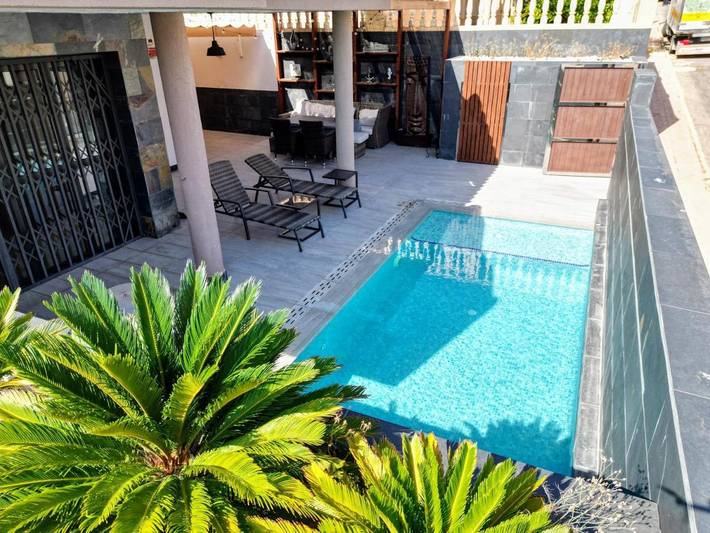 Casa de vacaciones para 7 personas, con piscina y terraza además de jardín y vistas - 1
