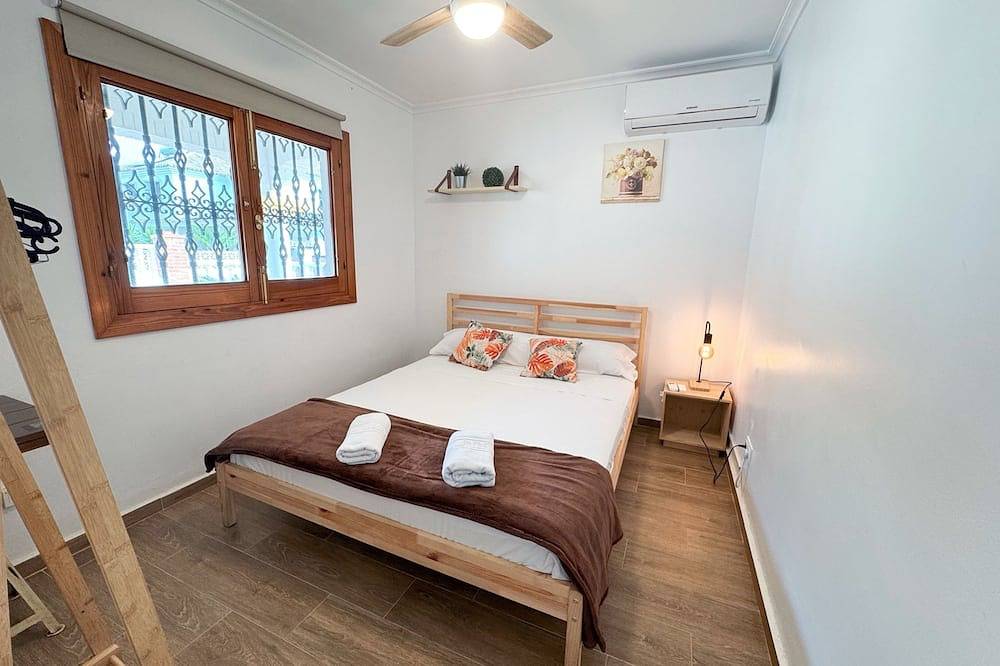 Huge Andalusian style villa with pool and barbecue in Benalmádena coast in Arroyo de La Miel, Benalmádena