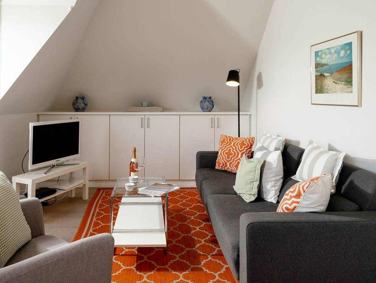 Ganze Ferienwohnung, Seefeder - Sylt ist wertvoller Lebensraum und wohltuender Urlaubsort, ein paradiesisches Refugium, das im Grunde keinen von uns braucht. Wir hingegen, jene, die seit jeher diese Verbindung spüren, wir brauchen die Insel. in Sylt-Ost, Sylt (Gemeinde)