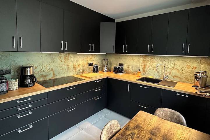 Location de vacances pour 8 personnes, avec terrasse et jardin à Chavot-Courcourt