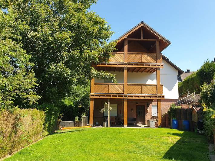 Ferienhaus für 6 Personen, mit Balkon/Terrasse und Balkon sowie Terrasse in Bergisches Land