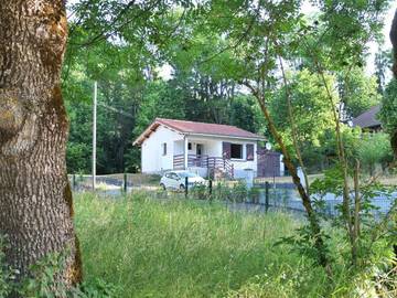 Gîte pour 4 personnes, avec terrasse et jardin à Aydat