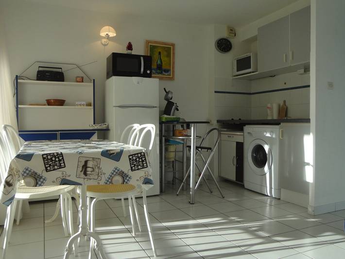 Gîte pour 4 personnes, avec Piscine dans Plage Lazaret - 2