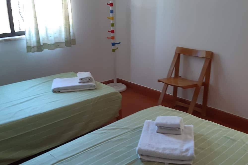 House in a quiet area with private pool and beautiful garden in Albufeira, Faro Distrikt