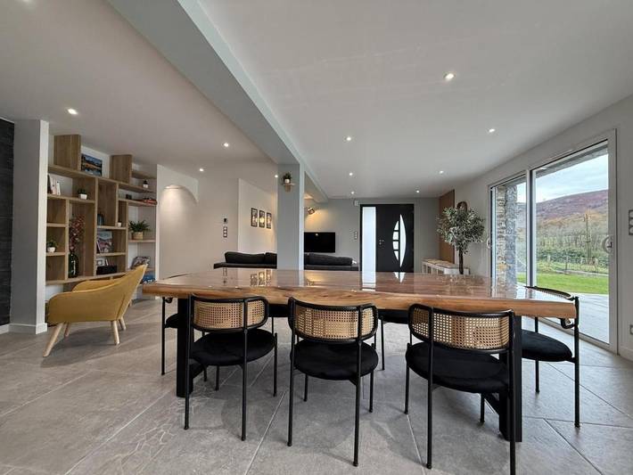 Location de vacances pour 8 personnes, avec terrasse ainsi que piscine et jardin à Suhescun - 3