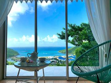 Maison d’hôte pour 2 personnes, avec vue et piscine ainsi que sauna et jardin dans Saint Martin