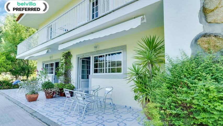 Villa for 2 people, with pool and garden as well as terrace in Northern Portugal