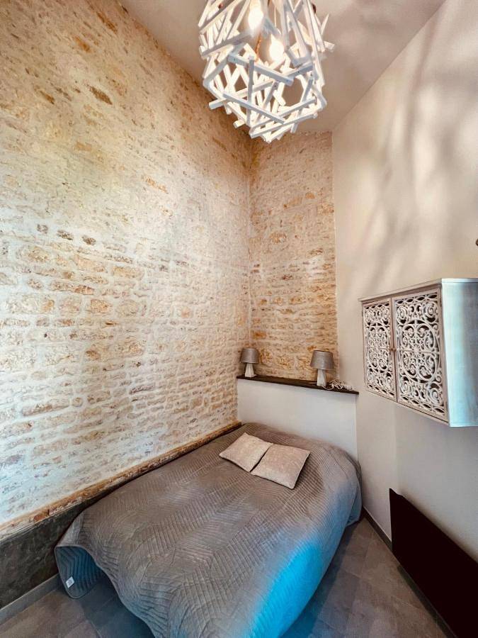 Location de vacances pour 4 personnes, avec sauna et piscine ainsi que jacuzzi et jardin à Sainte-Gemme-la-Plaine - 2