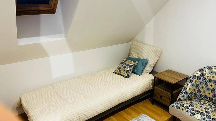 Location de vacances pour 6 personnes, avec vue et jardin à Troche - 3