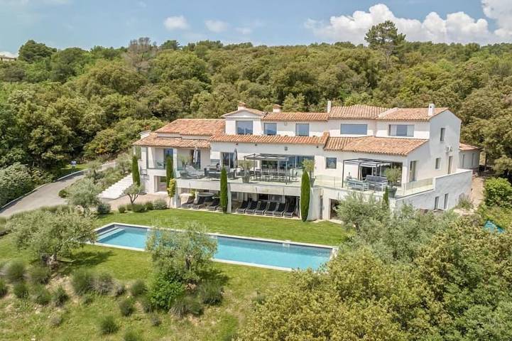 Villa für 14 Personen, mit Garten und Whirlpool - 1