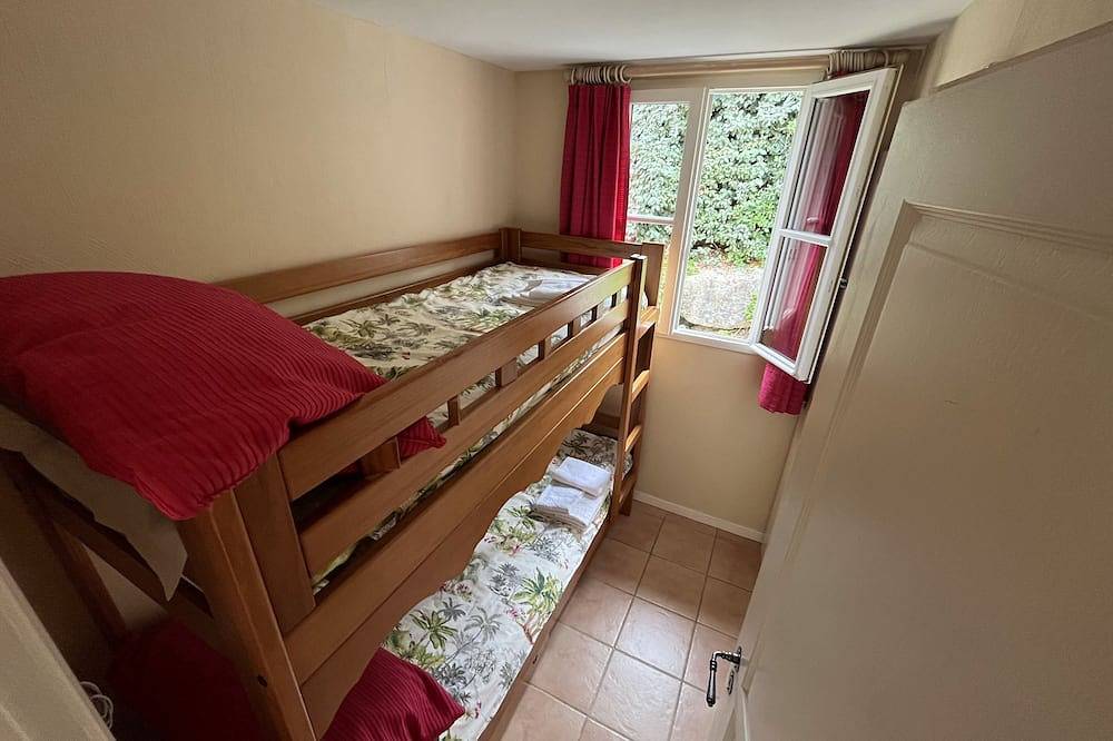 Villa, confort, classée 2*Tourisme, avec loggia, terrasse, piscine, climatisatio in Grimaud, Côte méditerranéenne (France)