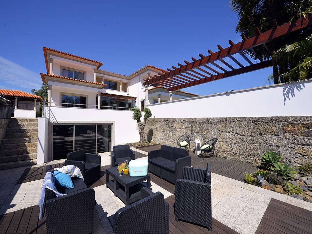 Tasteful Braga Villa | 4 Bedrooms | Villa Helena | Private Pool & Close to Amenities | Esposende in Esposende, Parque Natural do Litoral Norte