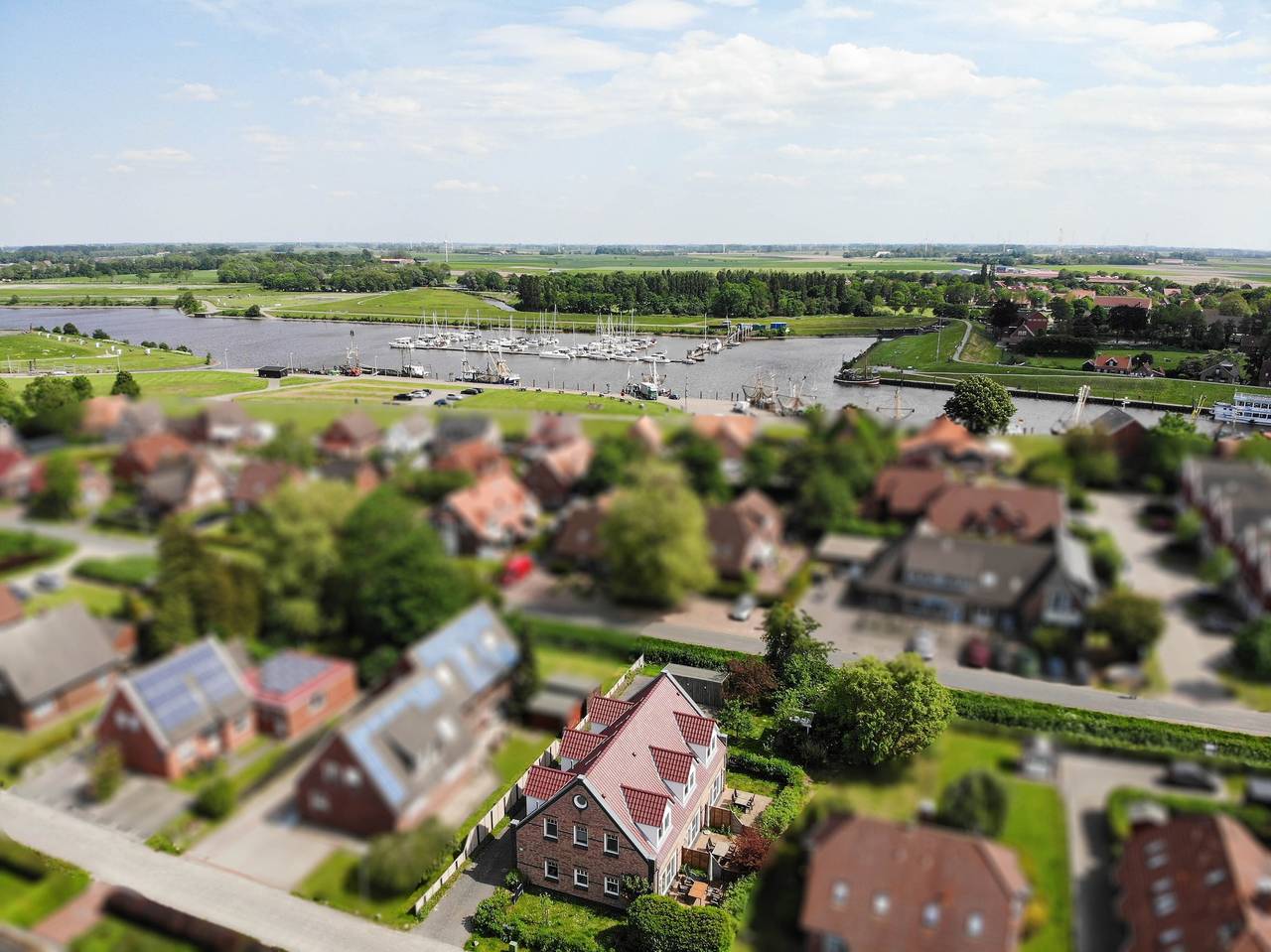 Ferienhaus „Huus Tjalk“ mit privater Terrasse, Garten und Wlan in Greetsiel, Krummhörn