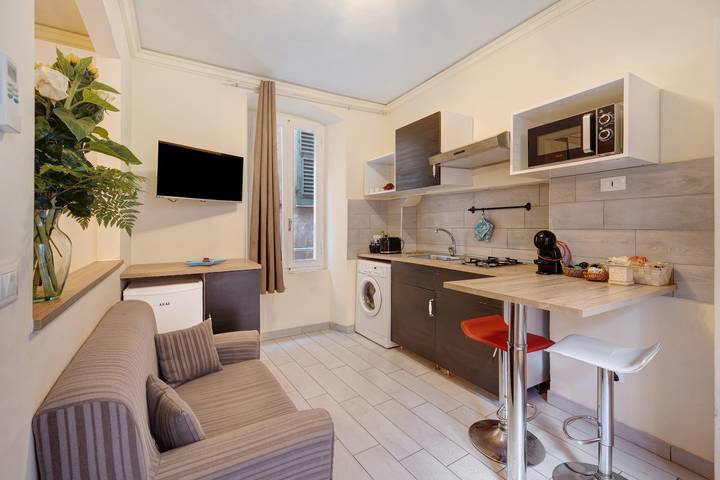 Gehele studio, Appartement 'Argentina' met balkon, Wifi en airconditioning in Loano, Riviera di Ponente