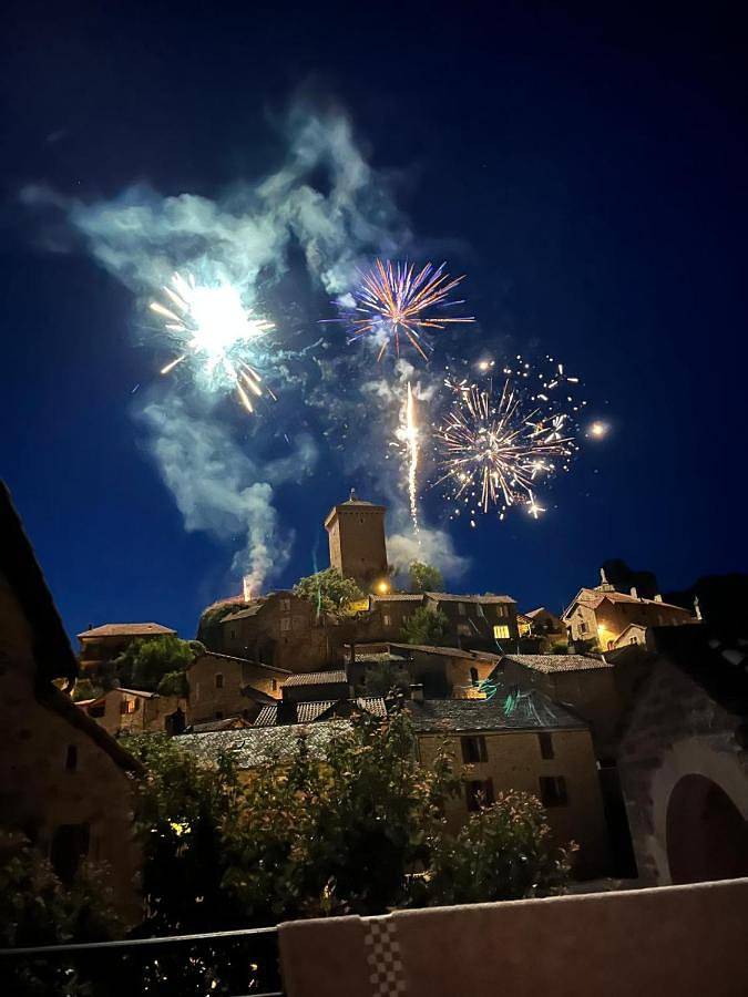 Location de vacances pour 4 personnes, avec vue et terrasse, animaux acceptés à Peyreleau - 2