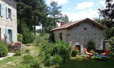 Gîte pour 2 personnes, avec terrasse et jardin en Haute-Loire