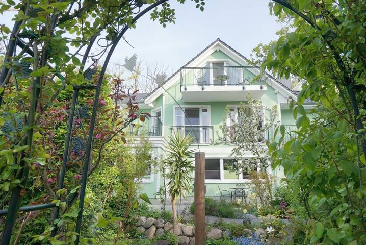 BnB für 2 Personen, mit Balkon und Terrasse sowie Garten und Ausblick in Zingst